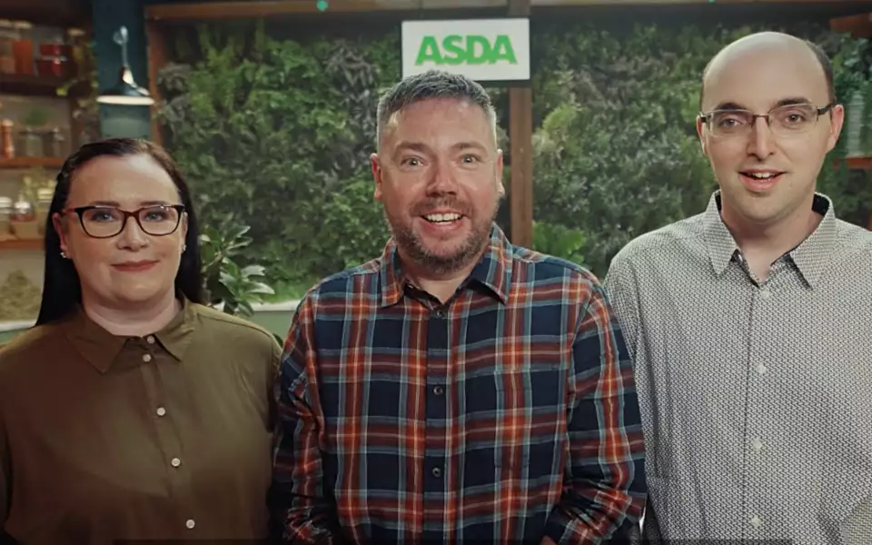Colleagues sing alongside Michael Bublé in Asda Christmas advert image